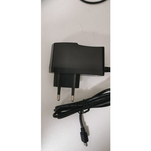 XC-002 mini USB hálózati töltő 1500mAh (fekete)